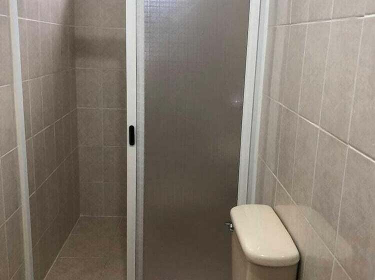 Отель Airport Sleepy Inn