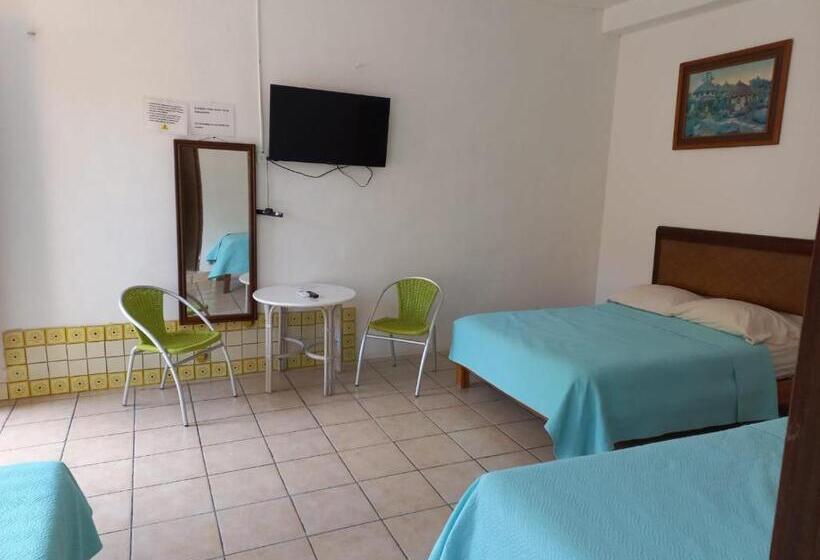 Отель Airport Sleepy Inn