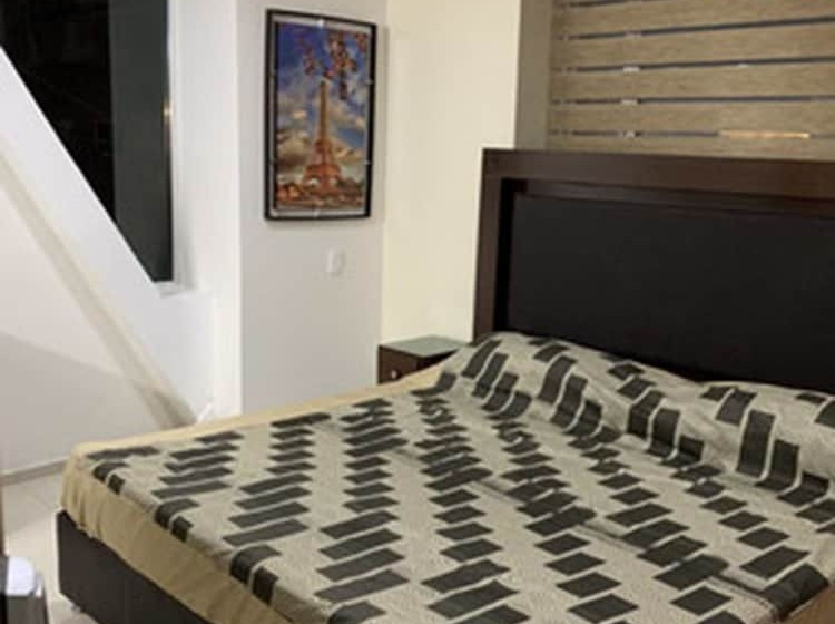 فندق Business By Grupo La Jolla