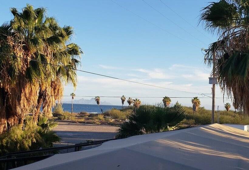 בית מלון כפרי Casa Del Mar   Hostel