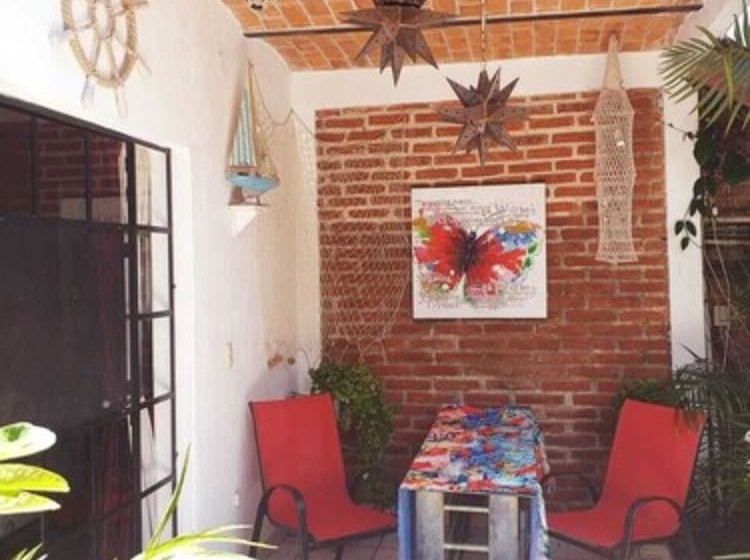 Отель Casa Flores Bed & Breakfast