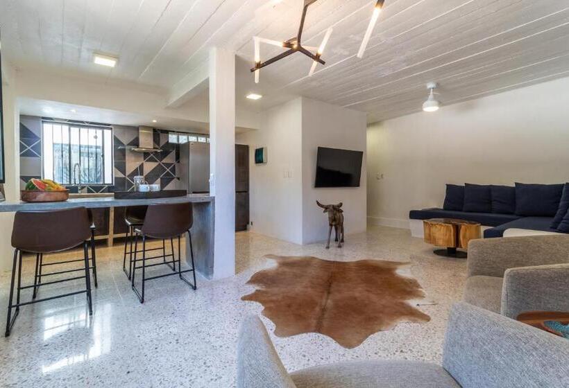 בית מלון כפרי Cuale