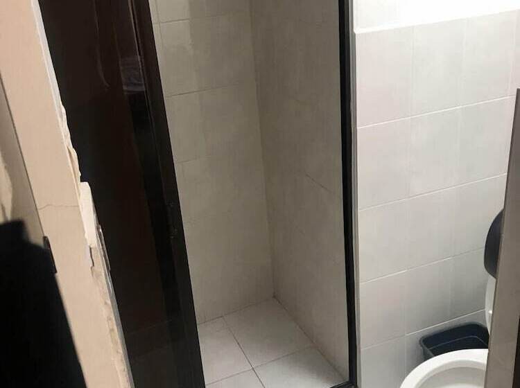 هتل El Giro Hostal   Hostel