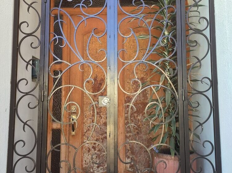 فندق Euka Suites