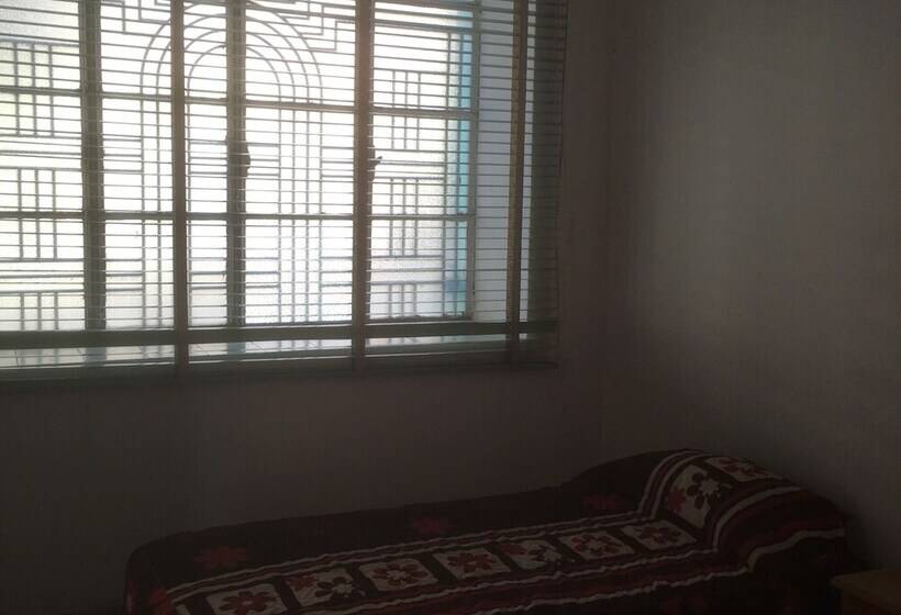 هتل Green House Hostal Hostel