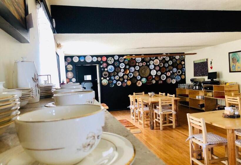 هتل Hostal Kuira Bá By Rotamundos