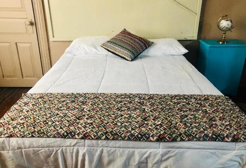 هتل Hostal Kuira Bá By Rotamundos