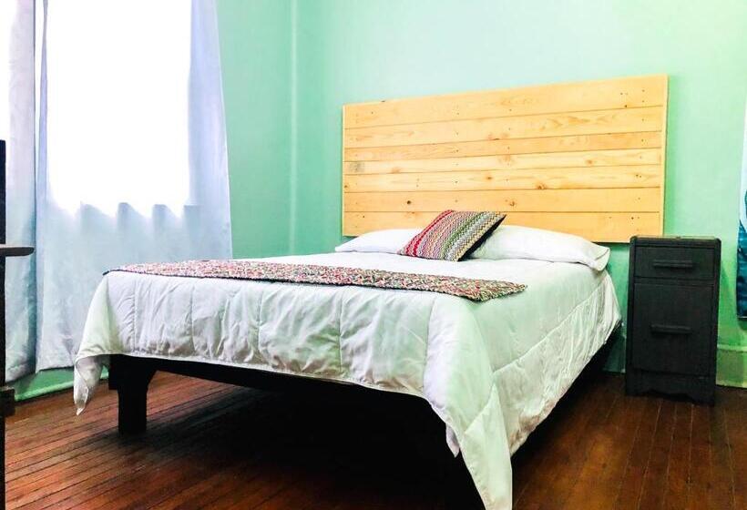 هتل Hostal Kuira Bá By Rotamundos