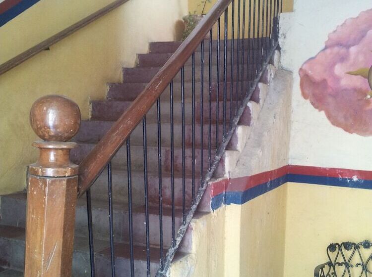 فندق Hostal La Cruz Verde