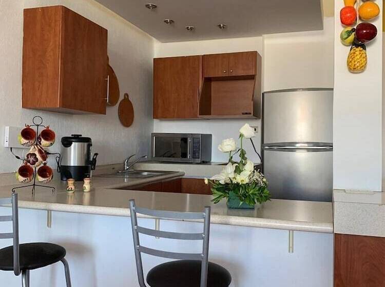 هتل Hostal Mejiquito San Marcos Hostel