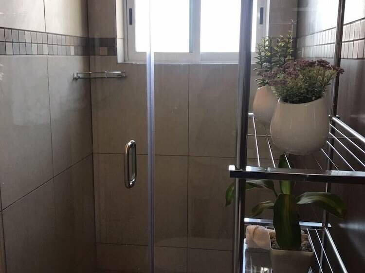 Отель House Ross