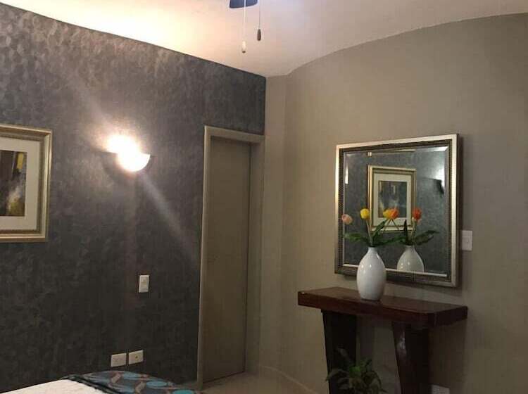 Отель House Ross