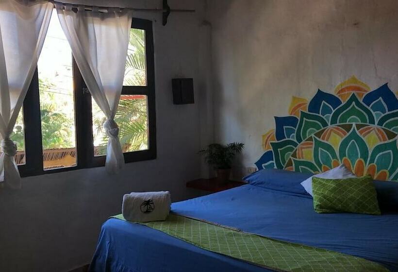 בית מלון כפרי Lush Boutique