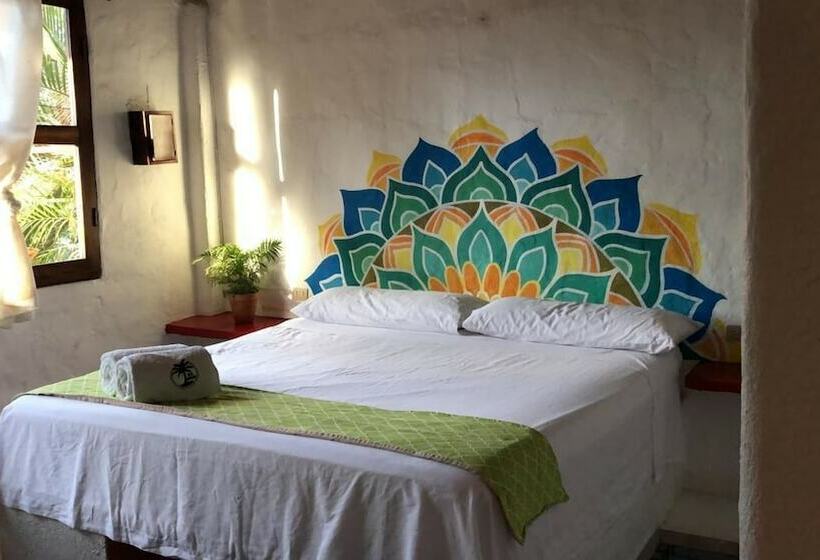 בית מלון כפרי Lush Boutique