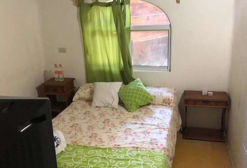 בית מלון כפרי Lush Boutique