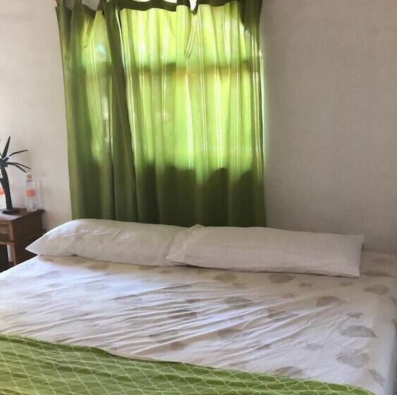 בית מלון כפרי Lush Boutique