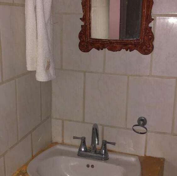 בית מלון כפרי Lush Boutique