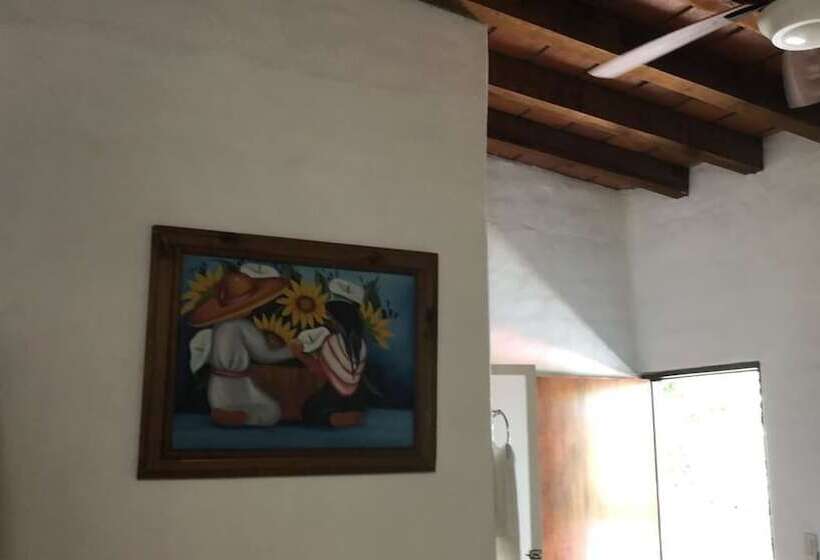 בית מלון כפרי Lush Boutique