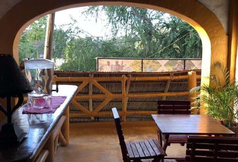 בית מלון כפרי Lush Boutique