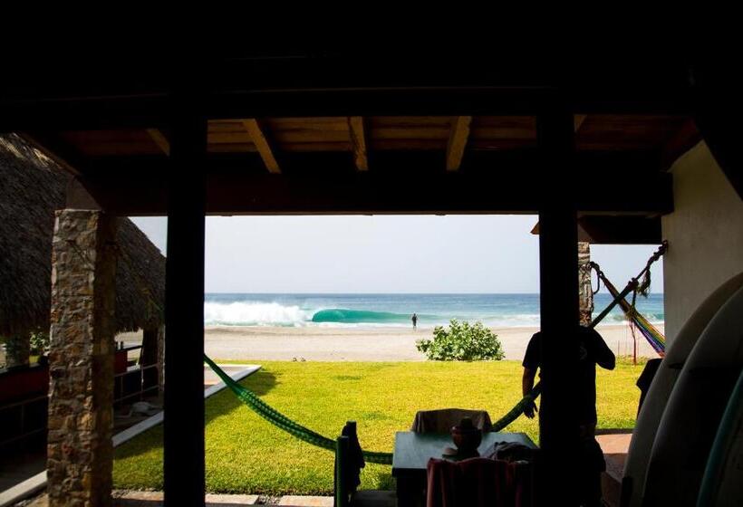 فندق Punta Conejo Resort