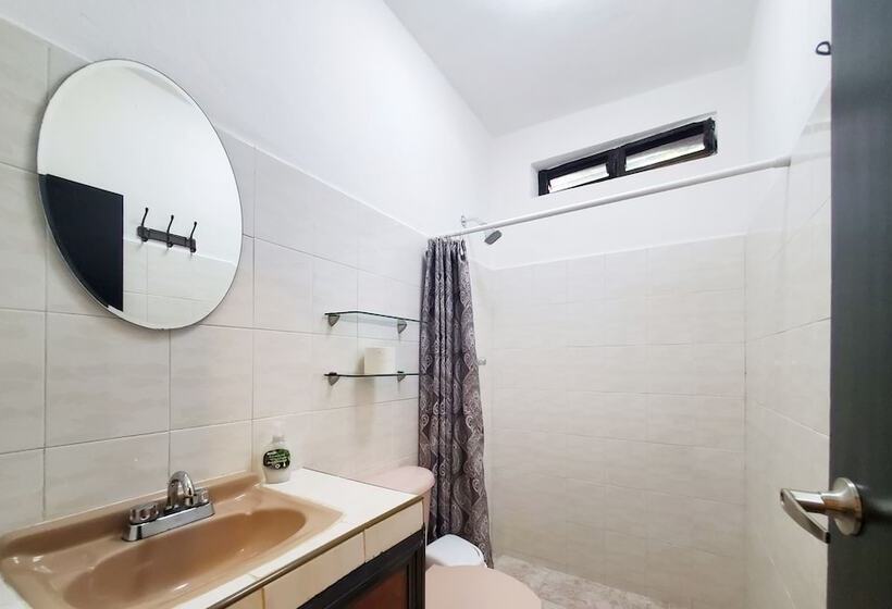 فندق Quinta Suites