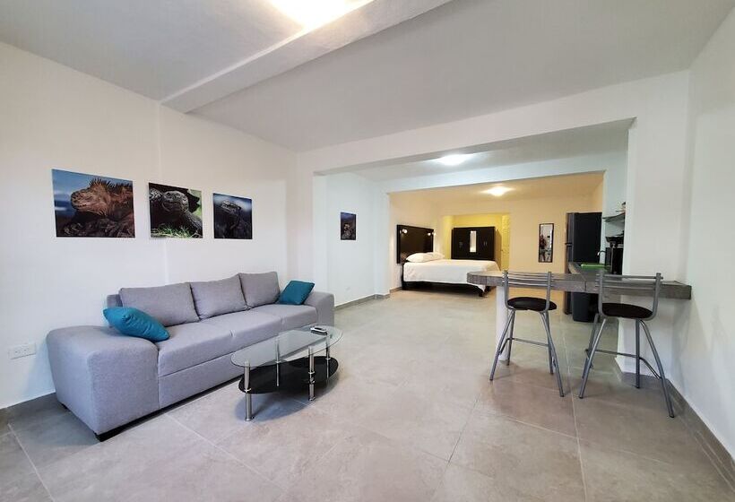 فندق Quinta Suites