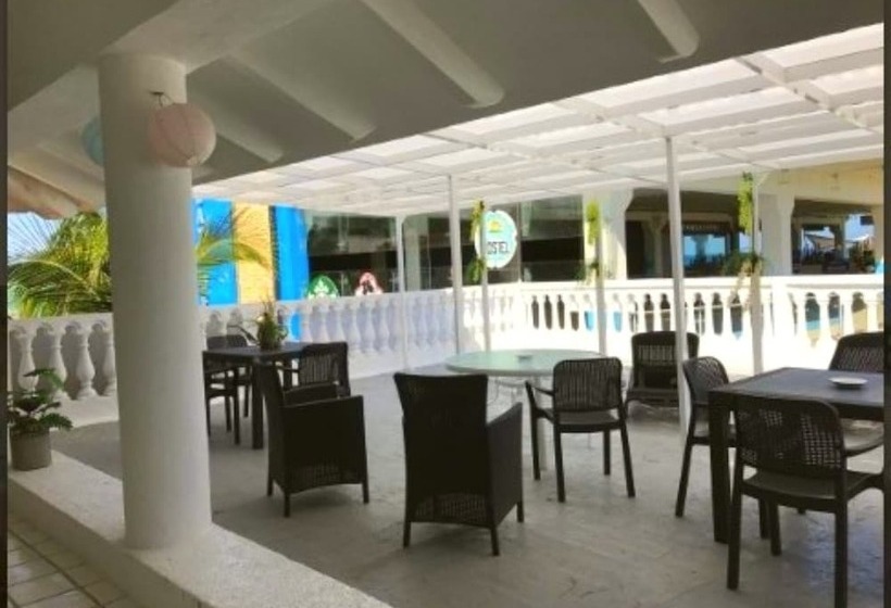 בית מלון כפרי Tribe On The Beach