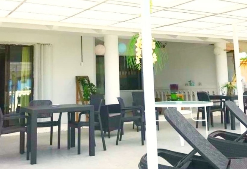 בית מלון כפרי Tribe On The Beach