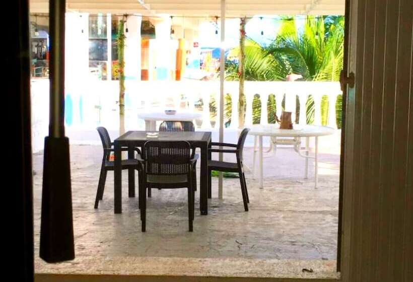 בית מלון כפרי Tribe On The Beach