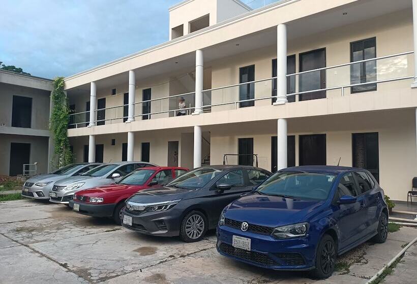 ホテル Yaash Valladolid