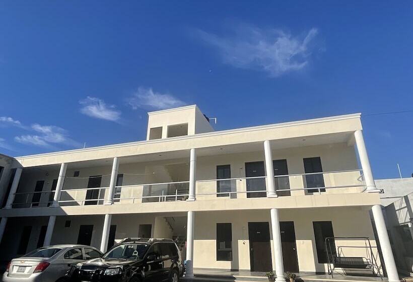 ホテル Yaash Valladolid