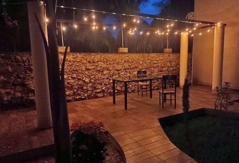 ホテル Yaash Valladolid