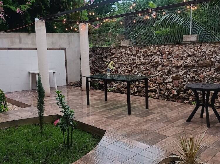 ホテル Yaash Valladolid