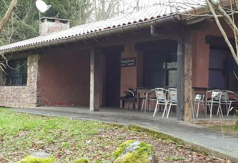 펜션 Hostal Itzalargikoborda