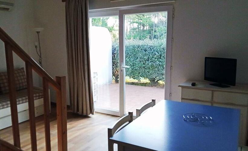 住所  Olydea - Les Sables Vignier