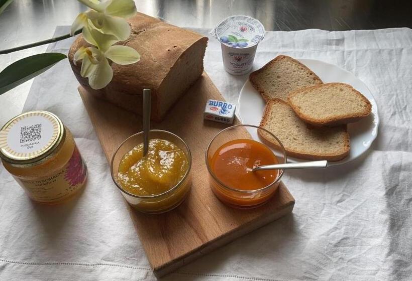 ベッドアンドブレックファースト Beb Montefratta