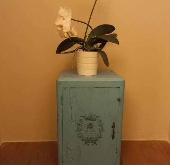 ベッドアンドブレックファースト Beb Montefratta