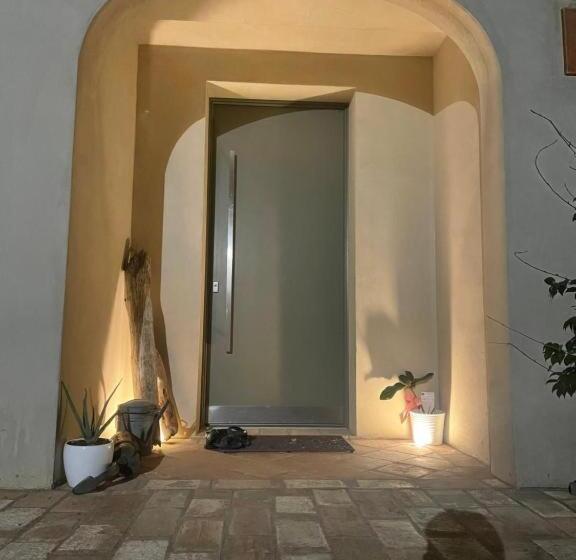 ベッドアンドブレックファースト Beb Montefratta