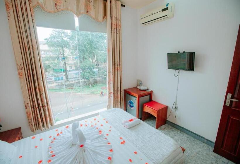 تختخواب و صبحانه Nhà Nghỉ Kim Lài đối Diện Bệnh Viện Tỉnh Gia Lai 132 Tôn Thất Tùng