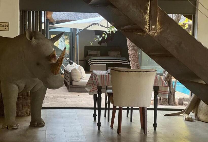 ベッドアンドブレックファースト Simba Safaris African Pride Exotic Lodge