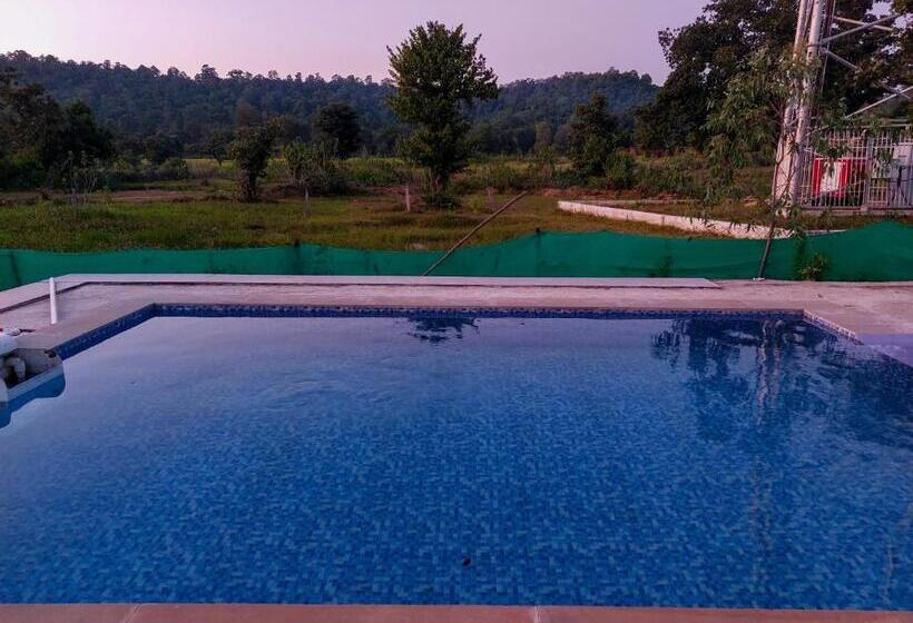 호텔 Grand Narmada Jungle Homestay Resort Bandhavgarh