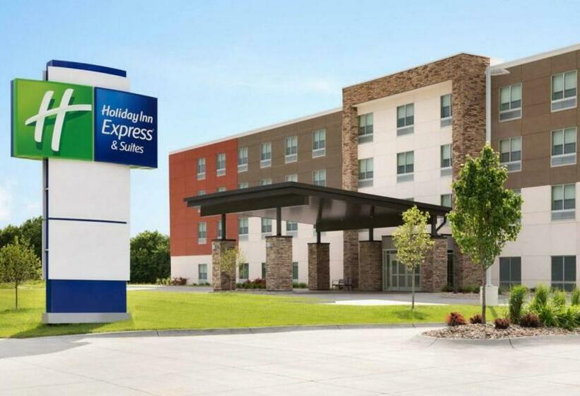 هتل Holiday Inn Express & Suites   Canton, An Ihg