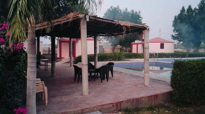 ホテル Krishna Farm & Forest