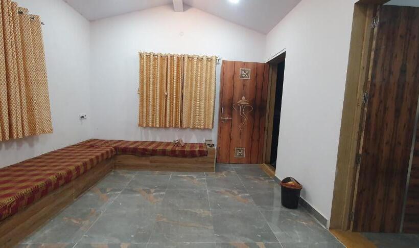 ホテル Krishna Farm & Forest