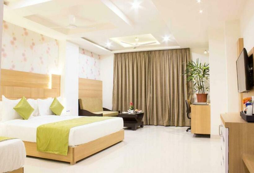 호텔 Madhuvan Suites By Blues