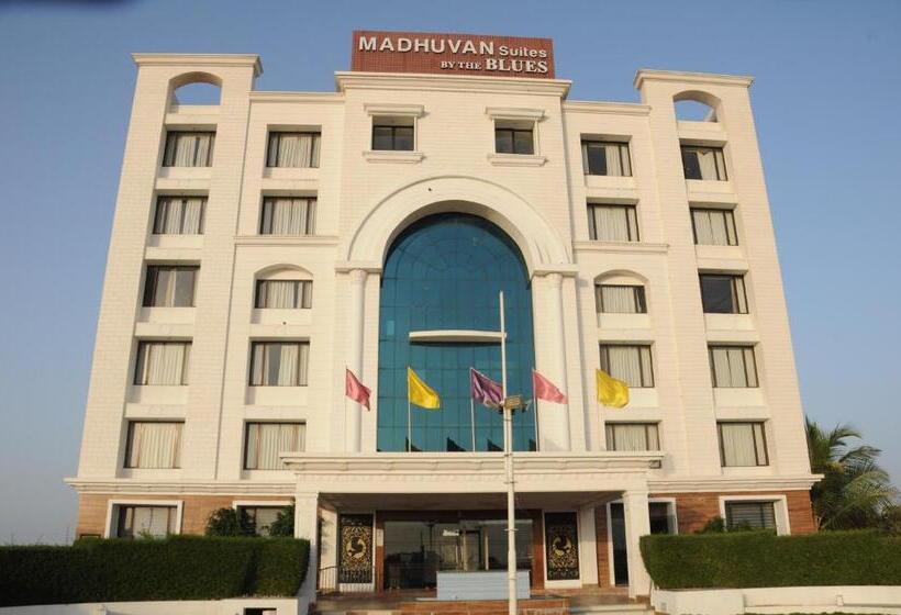 호텔 Madhuvan Suites By Blues