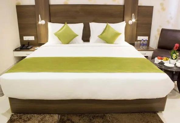 호텔 Madhuvan Suites By Blues