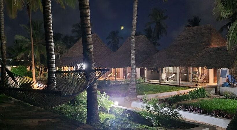 酒店 Mambo Beach Villas