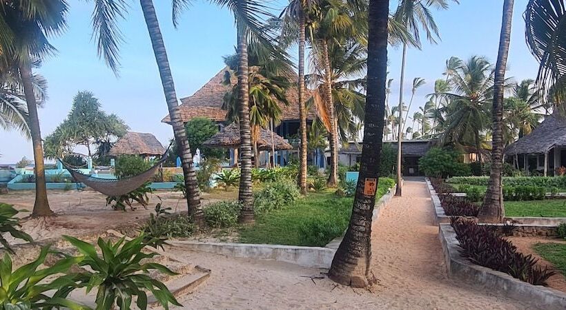 酒店 Mambo Beach Villas