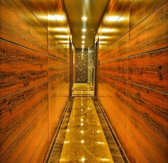 酒店 Shri Tirupati Residency